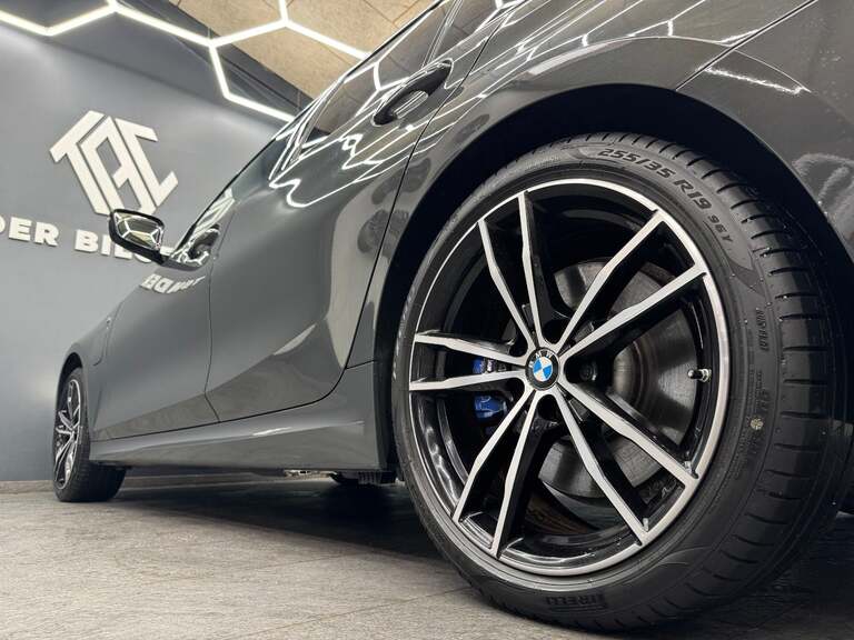 BMW 330e
