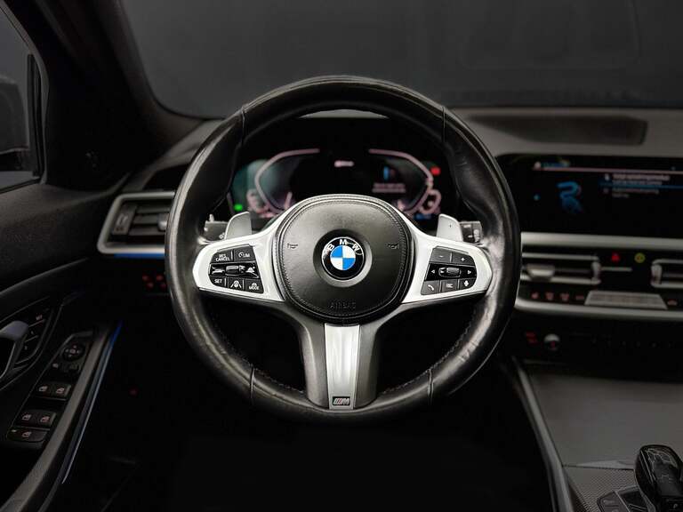 BMW 330e