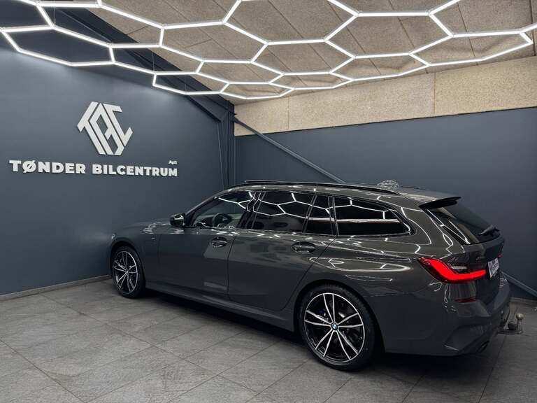 BMW 330e