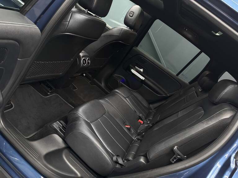 Mercedes EQB250