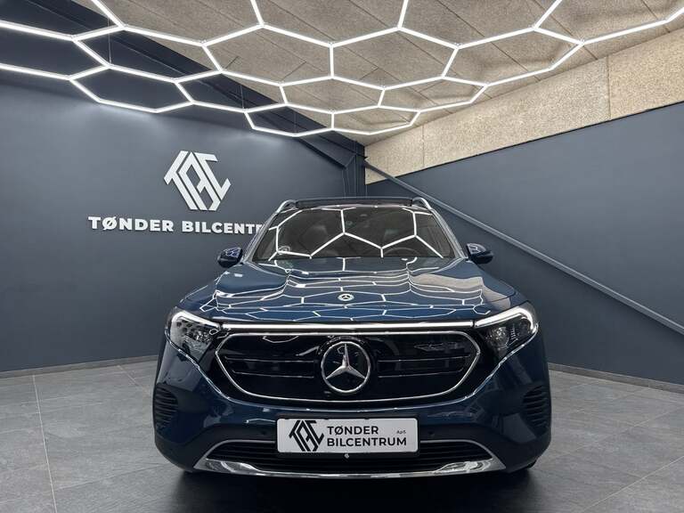 Mercedes EQB250
