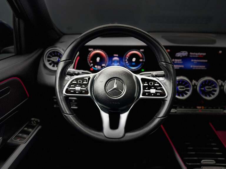 Mercedes EQB250