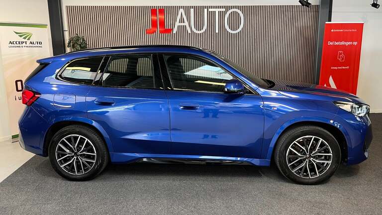 BMW iX1