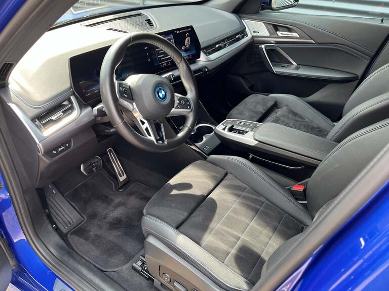 BMW iX1