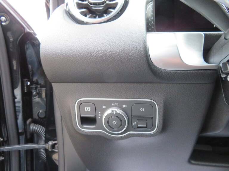 Mercedes EQB350