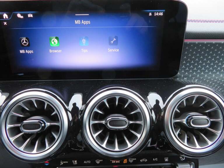 Mercedes EQB350