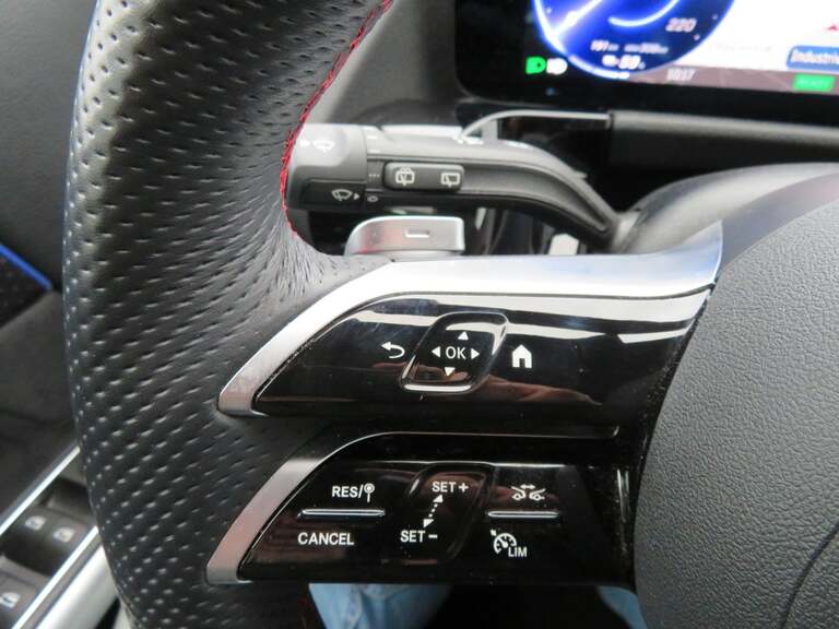 Mercedes EQA250+