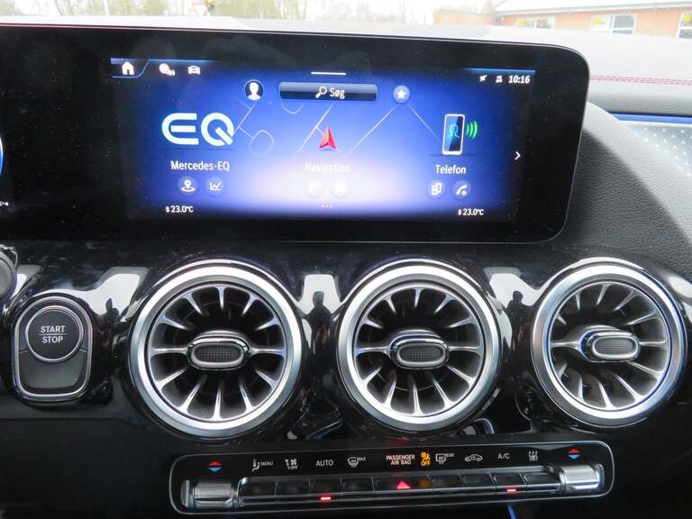 Mercedes EQA250+