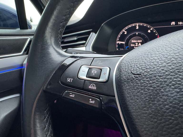 VW Passat