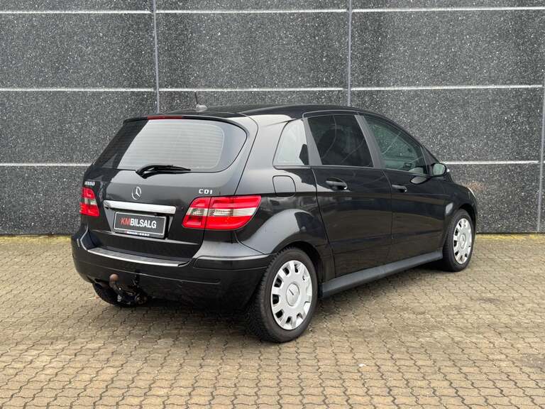Mercedes B180