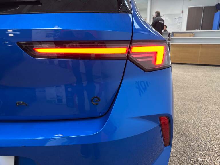 Opel Astra-e