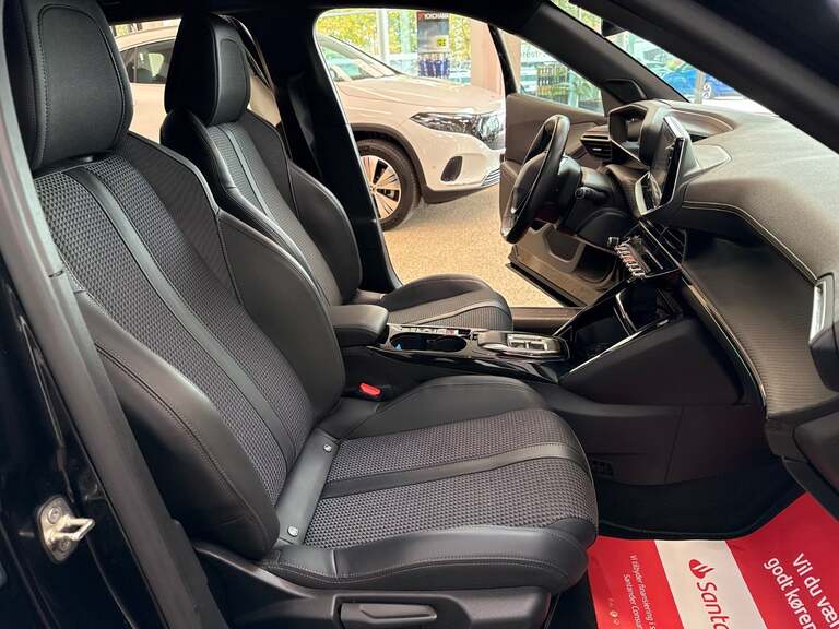 Peugeot e-2008