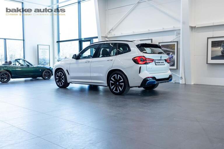 BMW iX3