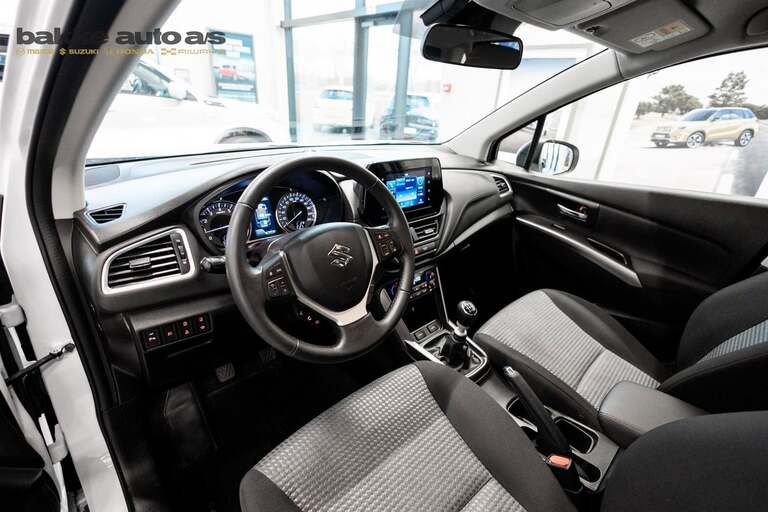Suzuki S-Cross