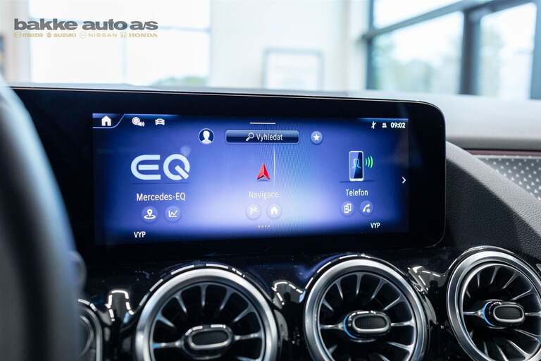 Mercedes EQA300