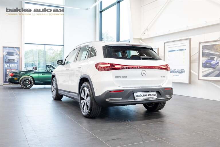 Mercedes EQA300
