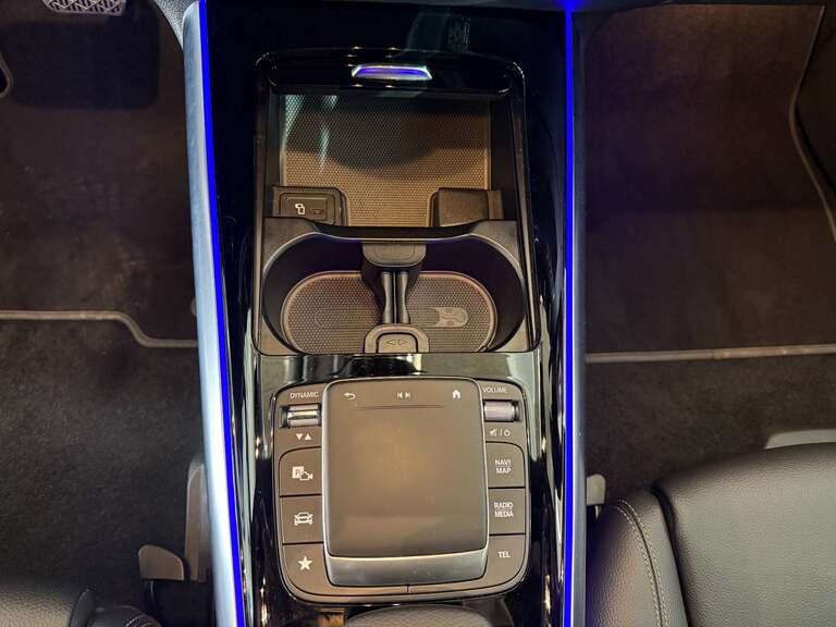 Mercedes EQA250