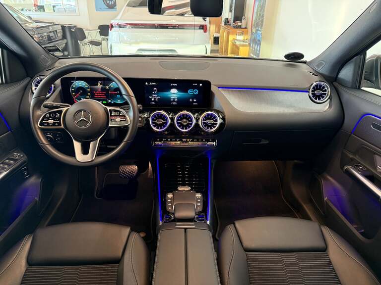 Mercedes EQA250