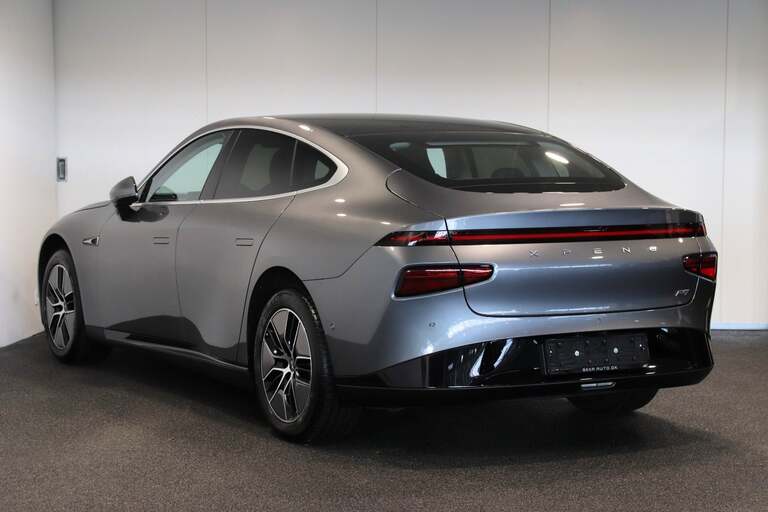 Xpeng P7