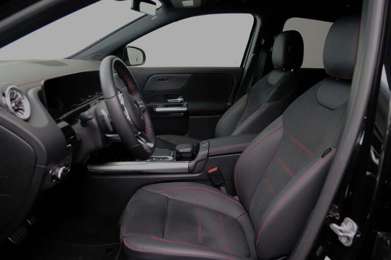 Mercedes EQA250