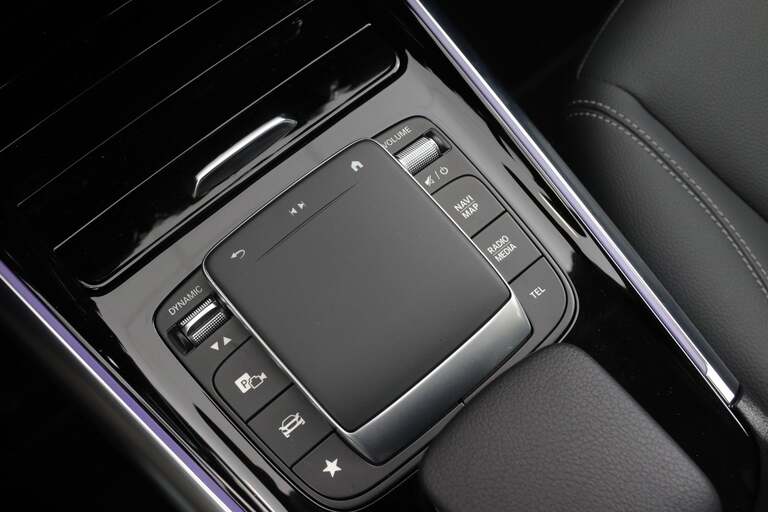 Mercedes EQA250