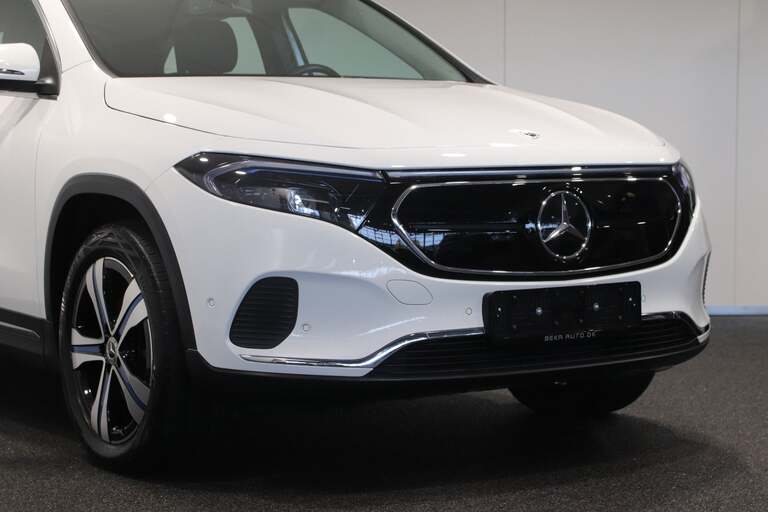 Mercedes EQA250