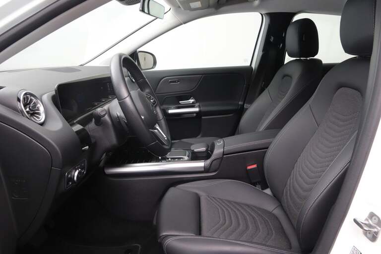 Mercedes EQA250