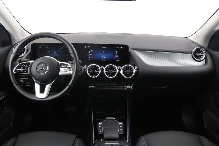 Mercedes EQA250