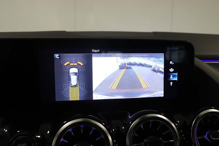 Mercedes EQA250