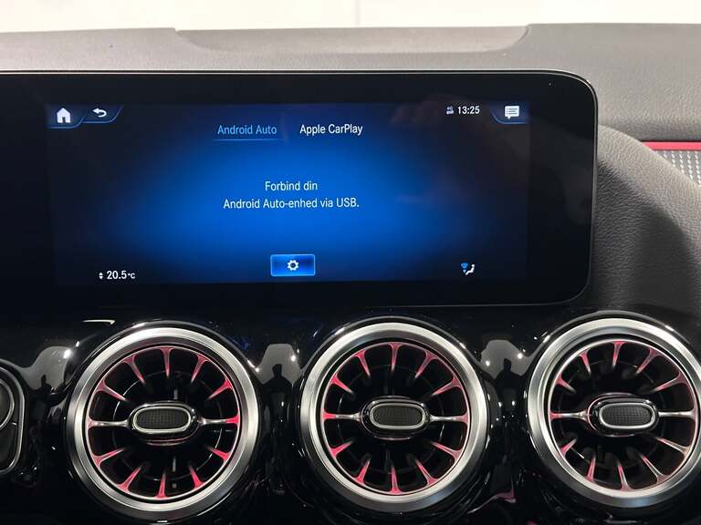 Mercedes EQA250