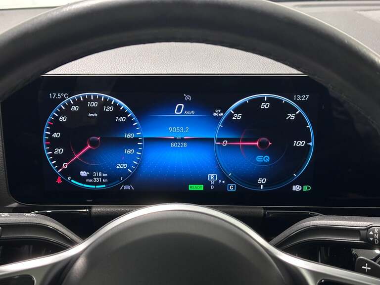 Mercedes EQA250