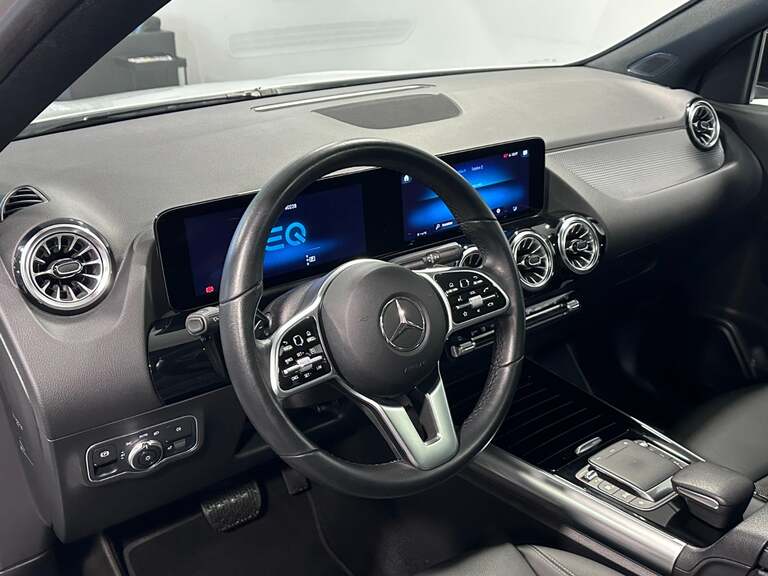 Mercedes EQA250