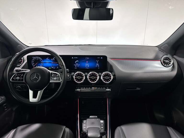 Mercedes EQA250