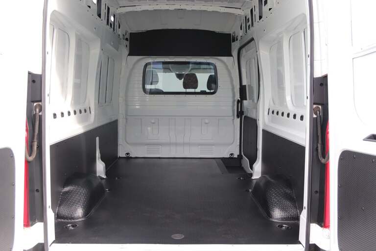 Maxus e-Deliver 9