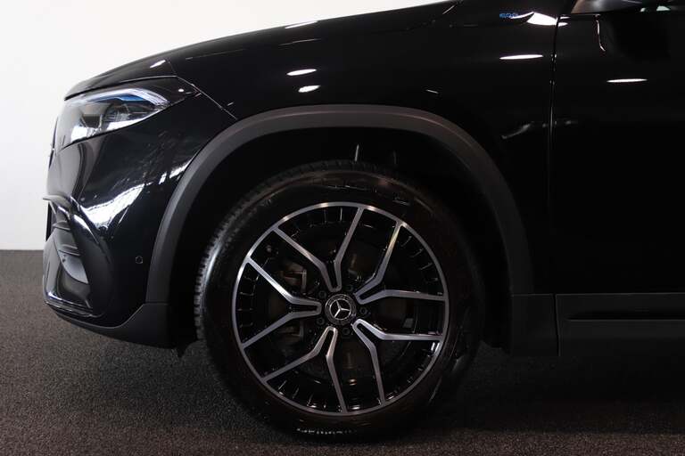 Mercedes EQA250+