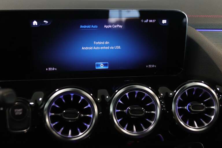 Mercedes EQA250+