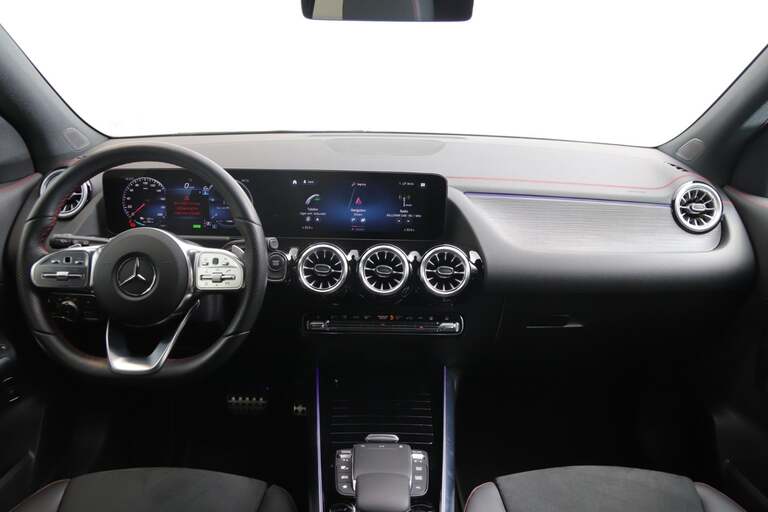 Mercedes EQA250+