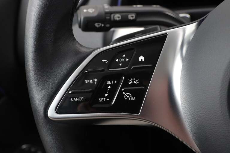 Mercedes EQB300