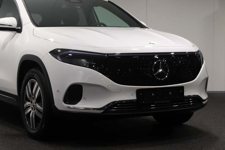 Mercedes EQA300