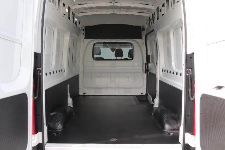Maxus e-Deliver 9