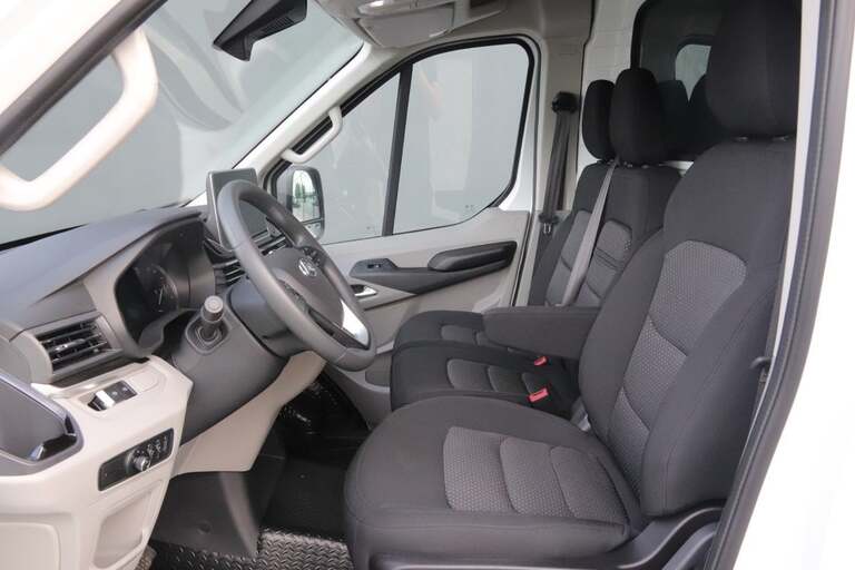 Maxus e-Deliver 9