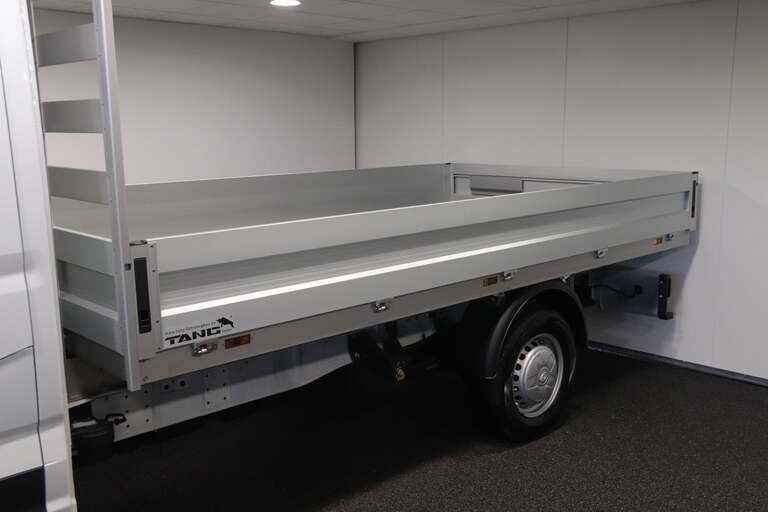 Maxus Deliver 9