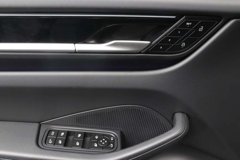 Porsche Macan 4
