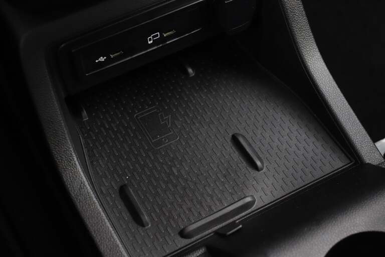 Mercedes EQT200