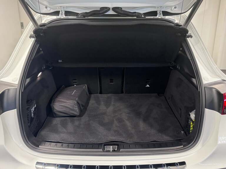 Mercedes EQA250