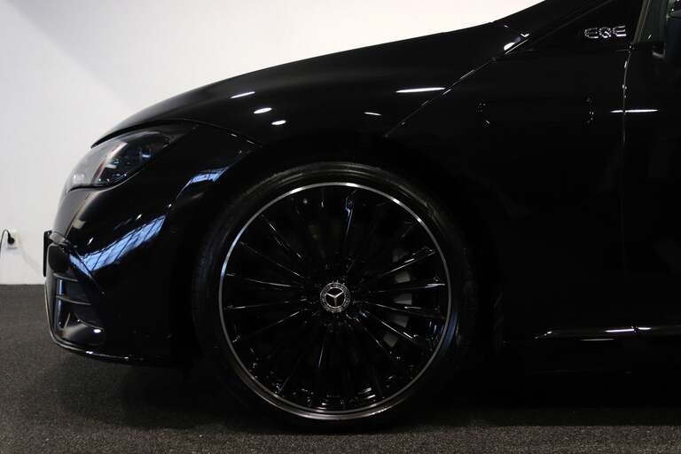 Mercedes EQE300