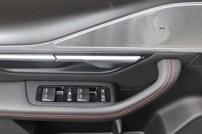 Xpeng P7