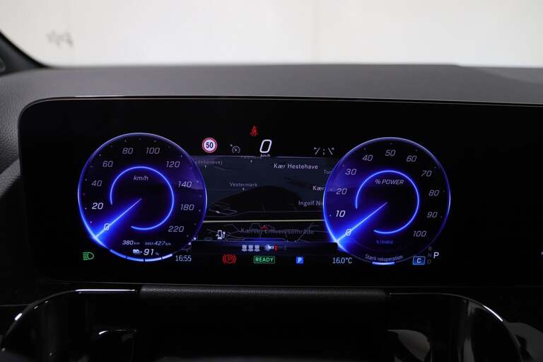 Mercedes EQA300