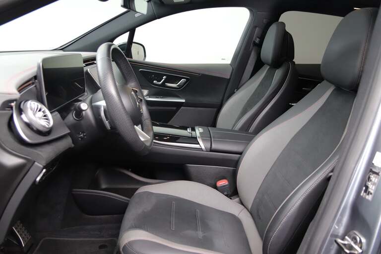 Mercedes EQE300 SUV