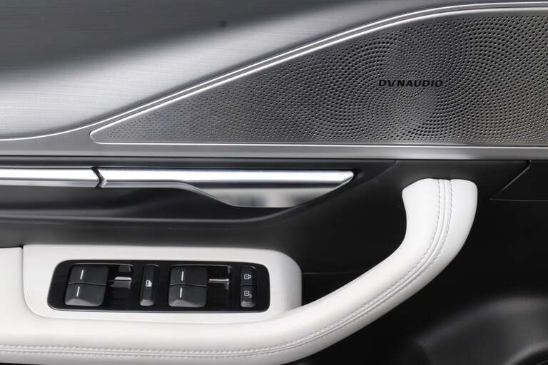 Xpeng P7